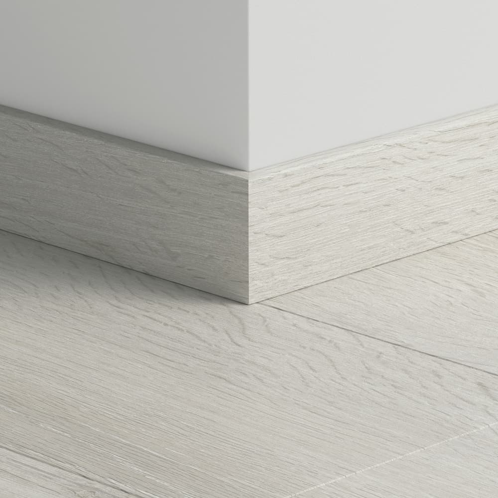 Плинтус ПВХ прямой для LVT Pergo PGVSK40082 Дуб светло-серый 2400х12х58