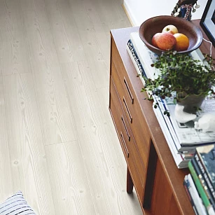Плитка ПВХ Pergo Modern Plank Glue V3231-40072 Скандинавская белая Сосна 1515*217*2,5 (3,616) текстура